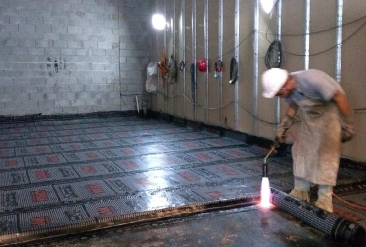 Especializada em detalhes que apenas obras comerciais exigem.