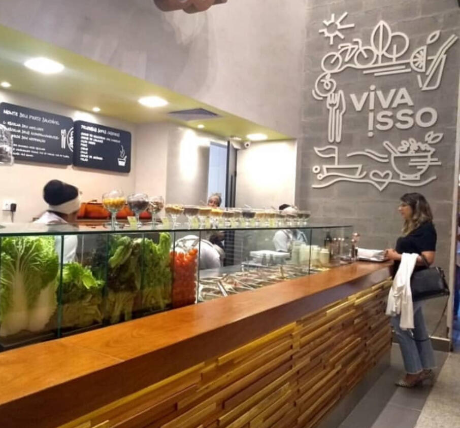 Execução dentro do padrão da franqueadora e exigências do Shopping.